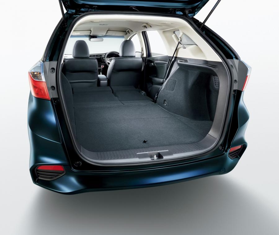  Honda Shuttle Hydrid 2015 года  (фото 6 из 19)